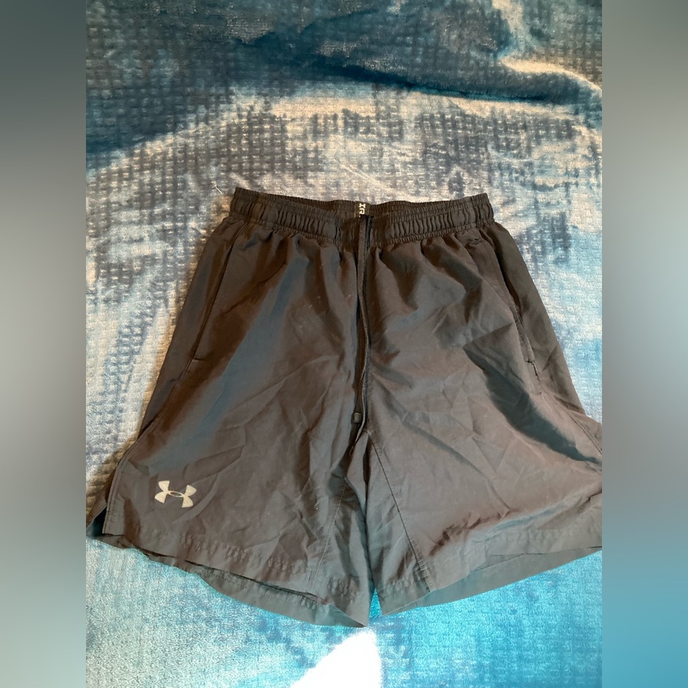Under Armour, small, heatgear, black athletic shorts